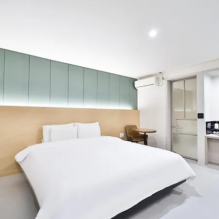 Calm Rest Hotel Busan Sasang